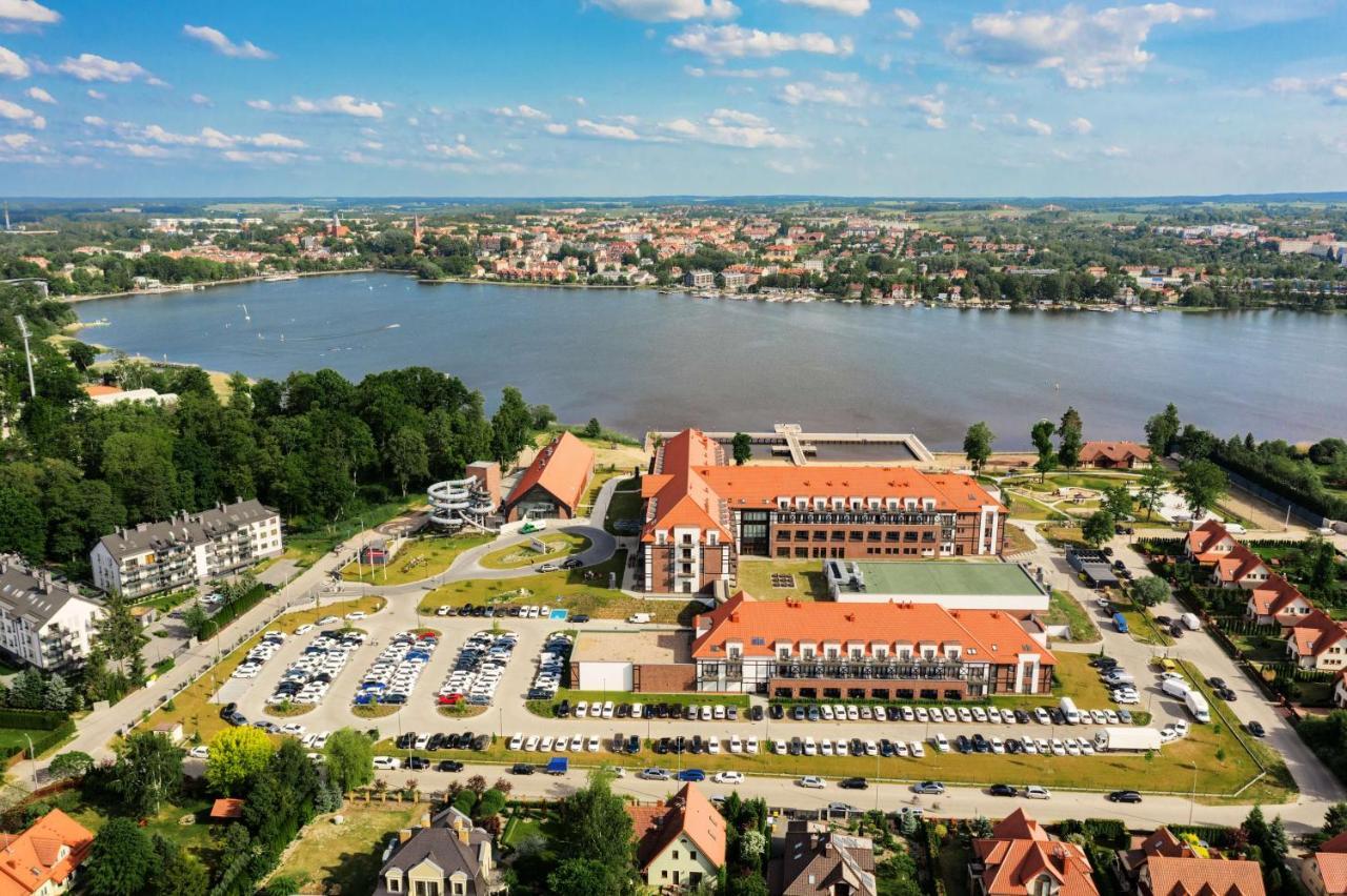 Radisson Blu Resort & Conference Center, Ostroda Mazury Kültér fotó Aerial view of the town