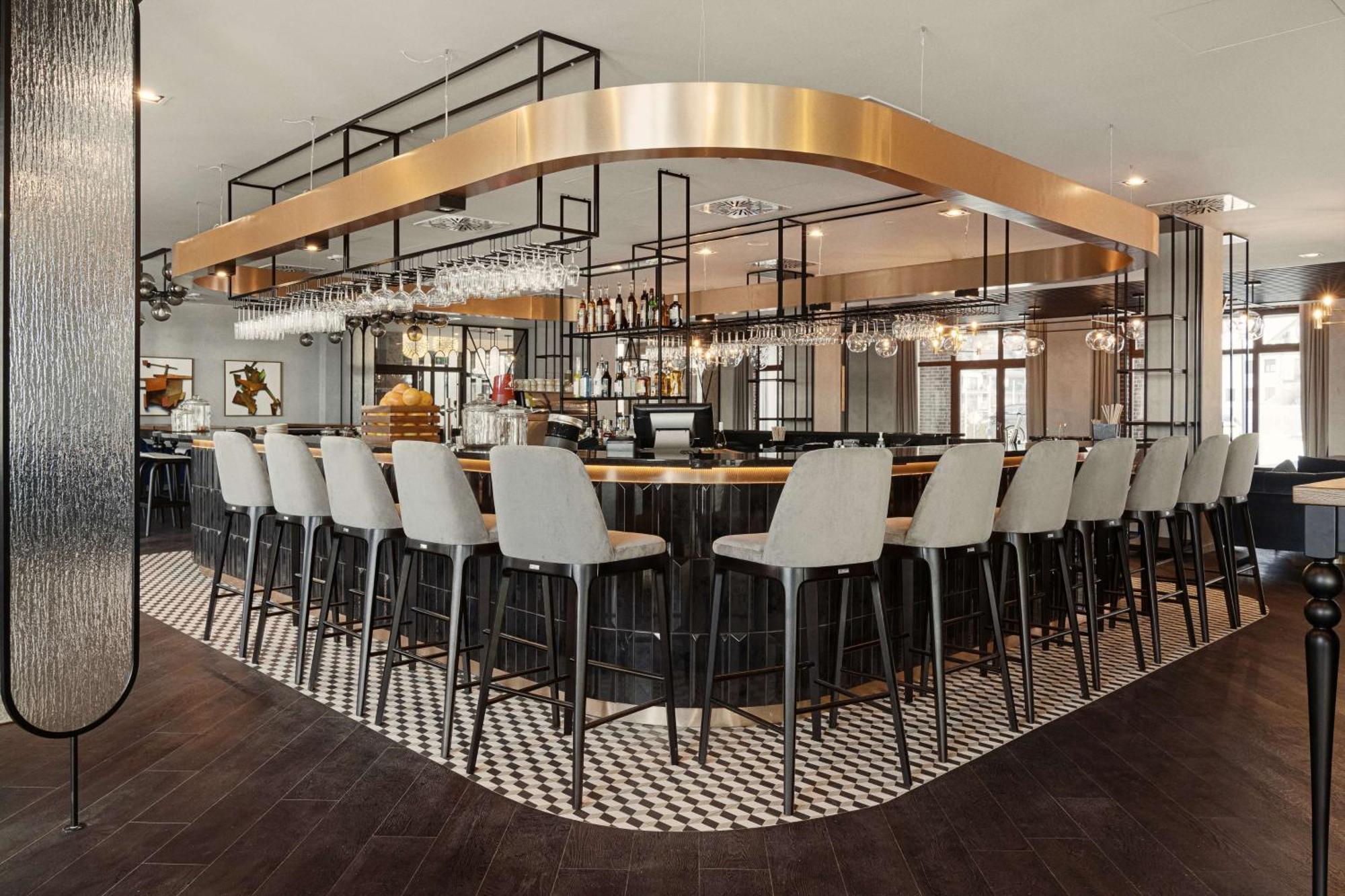Radisson Blu Resort & Conference Center, Ostroda Mazury Kültér fotó The bar at the restaurant