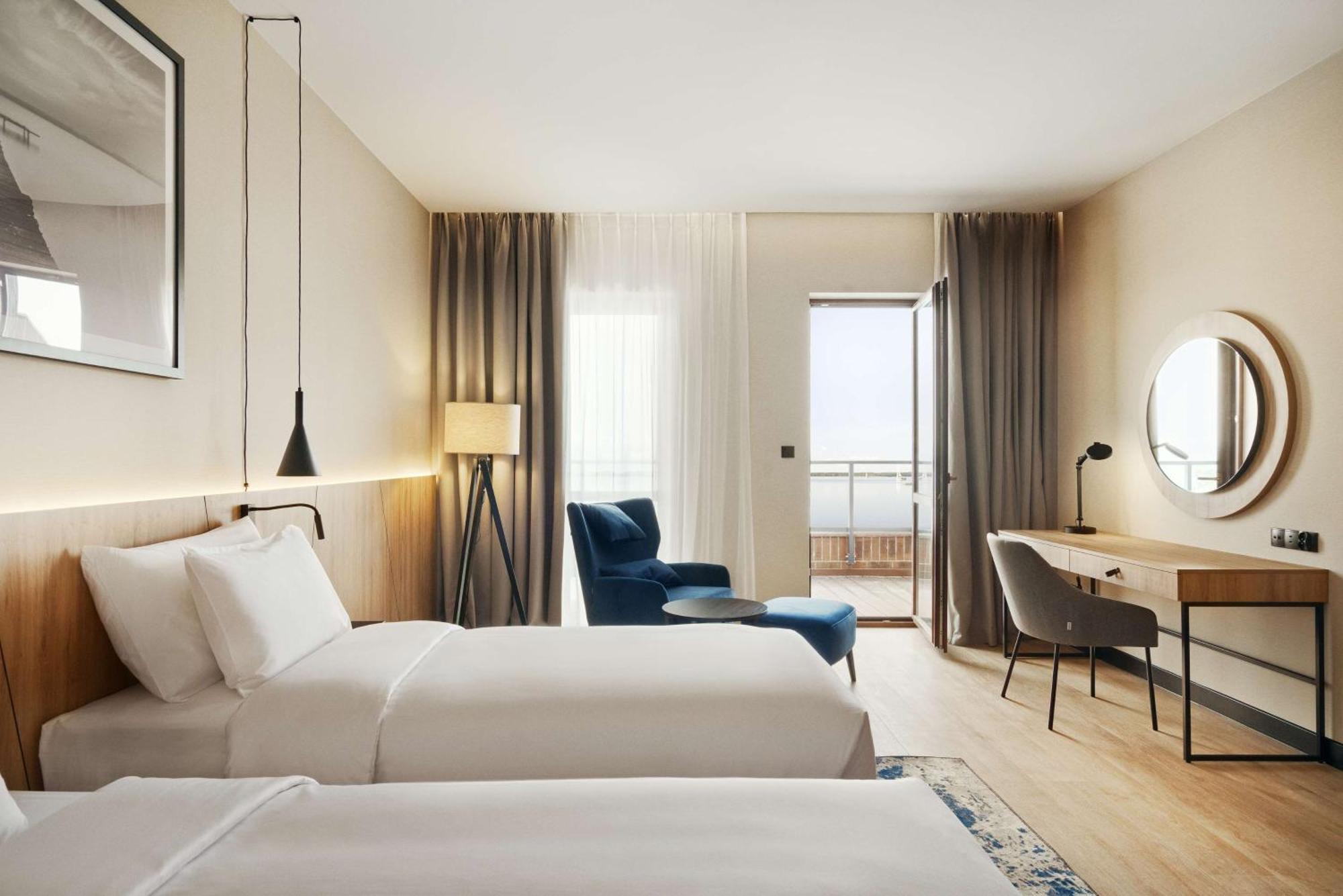 Radisson Blu Resort & Conference Center, Ostroda Mazury Kültér fotó A guest room at the hotel