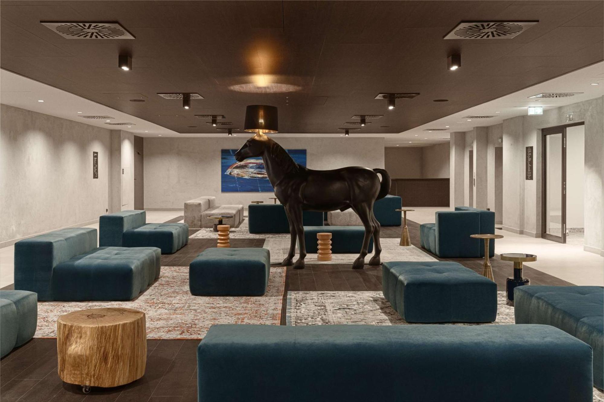 Radisson Blu Resort & Conference Center, Ostroda Mazury Kültér fotó The interior of the new terminal