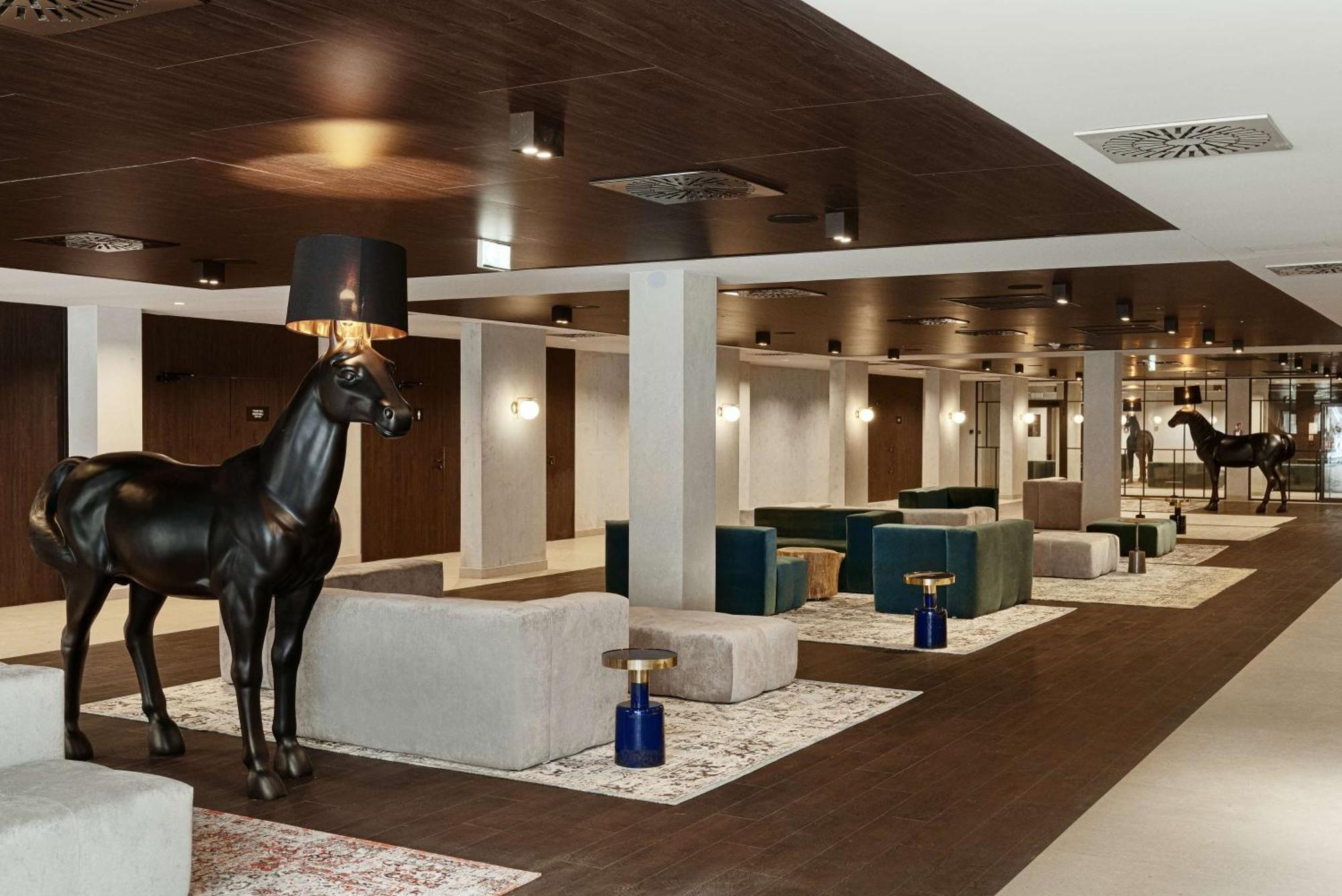 Radisson Blu Resort & Conference Center, Ostroda Mazury Kültér fotó The interior of the hotel