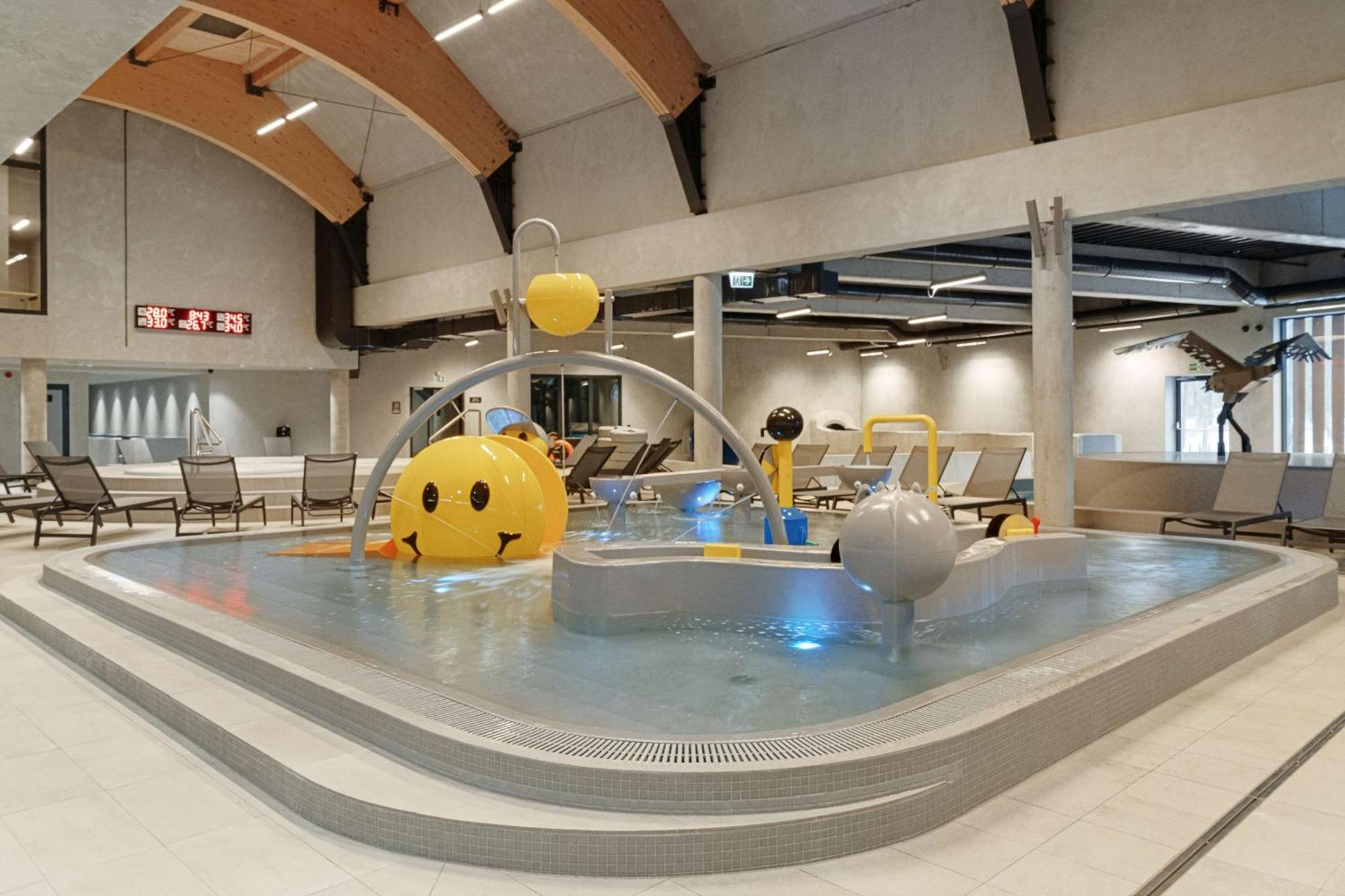 Radisson Blu Resort & Conference Center, Ostroda Mazury Kültér fotó The children's pool